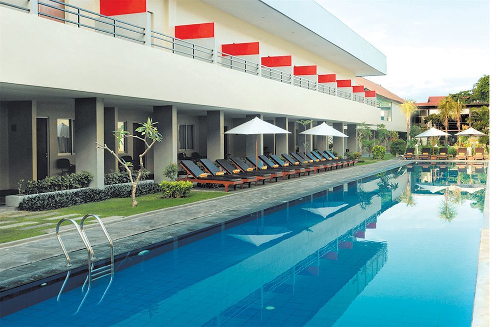 Kuta Station Hotel And Spa Бали Экстерьер фото